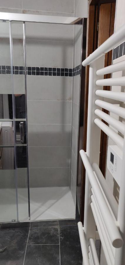 Détente - Appartement et poutres apparentes Béziers Extérieur photo