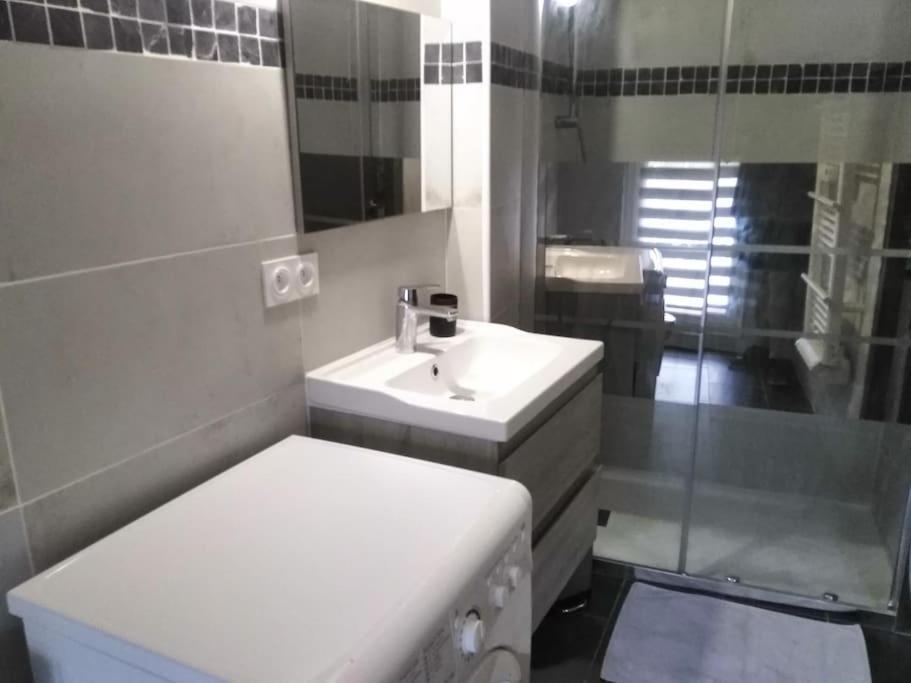 Détente - Appartement et poutres apparentes Béziers Extérieur photo